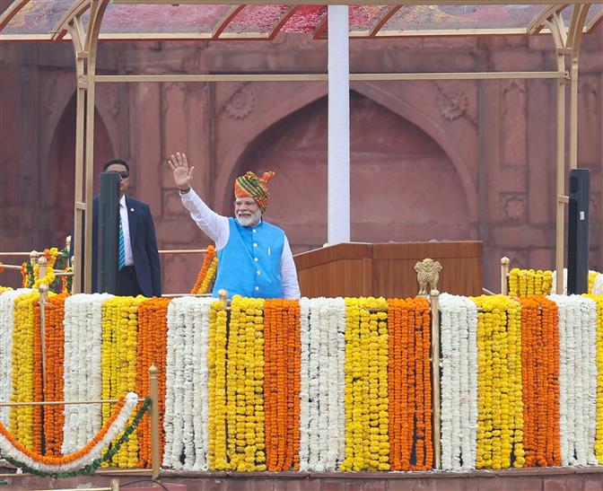 2024: पीएम मोदी राजस्थानी लहरिया पगड़ी में सांस्कृतिक विरासत का संदेश
